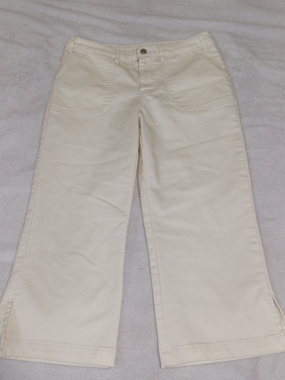 AnyBody Women’s Cropped Pants Size 10P Ivory Pull-On Wide Leg Crop Casual